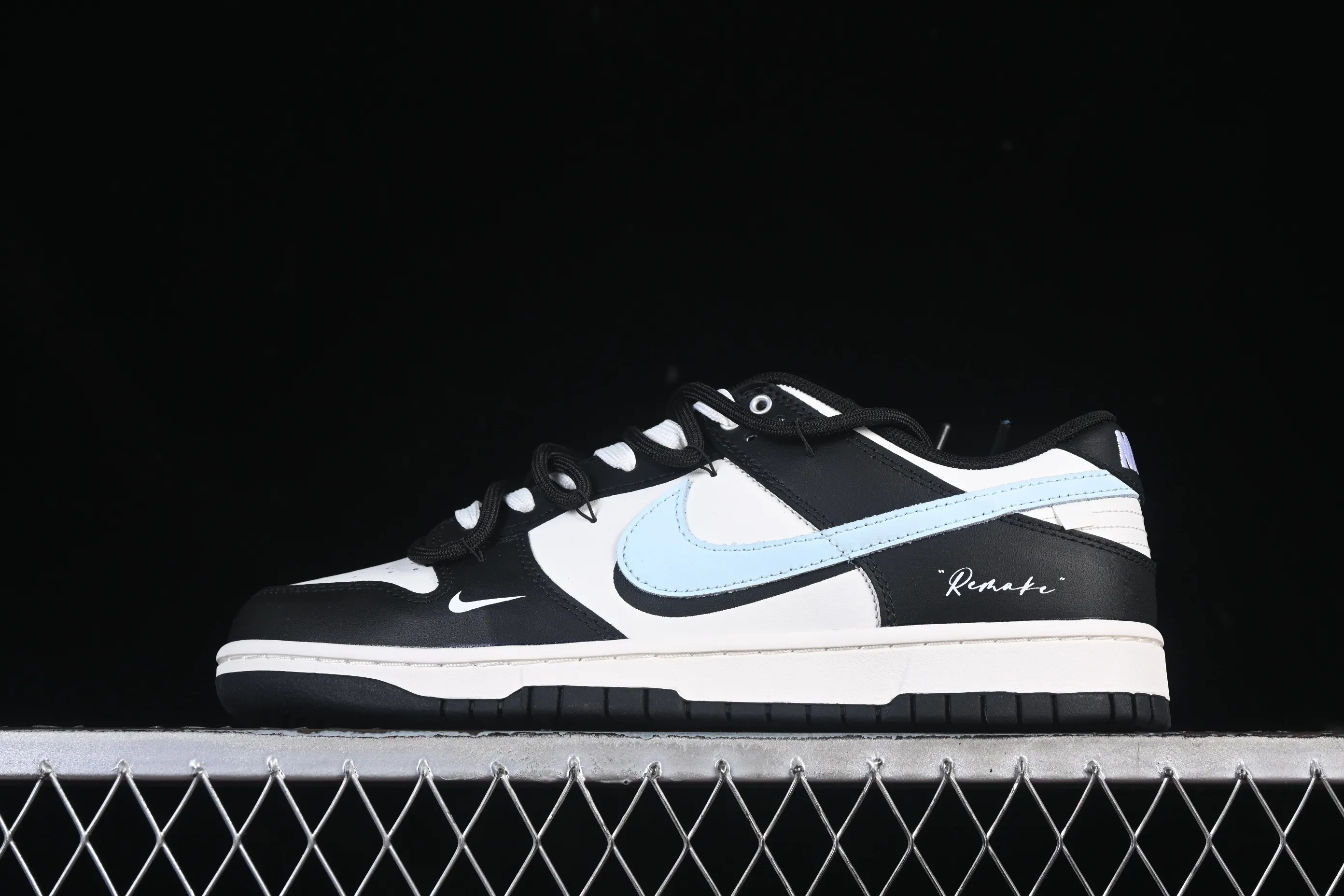 All Categories Nk SB Dunk Series Nk SB Dunk Low High-end Customized Low-top Shoes Nike SB Dunk Low "Just Do It" Straps Anniversary High-end Customized Low-top Casual Shoes BB0515-090